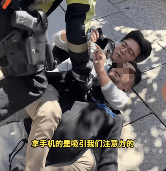 皇冠信用網代理怎么申请_中国小伙在西班牙遇小偷皇冠信用網代理怎么申请，当场裸绞将其制服！本人发声