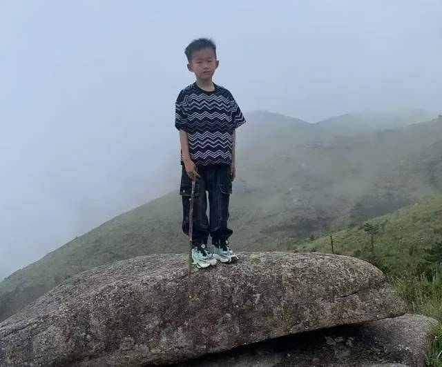 皇冠信用網怎么注册_福建仙游8岁男孩爬山失联超40天皇冠信用網怎么注册，家属最新发声：只相信科学