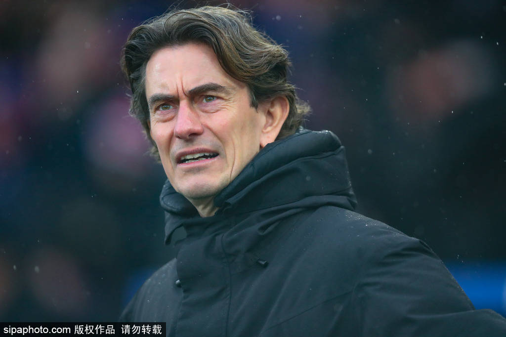 皇冠信用網如何开户_曼联追逐姆贝乌莫：转会博弈与英超格局影响皇冠信用網如何开户！