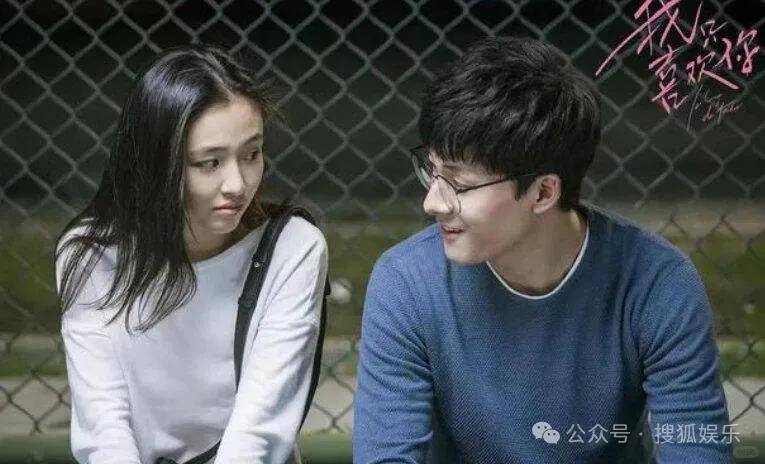 皇冠信用开号_离婚三年又被拍到亲密逛超市皇冠信用开号，他俩这是纯带娃还是真复合了？