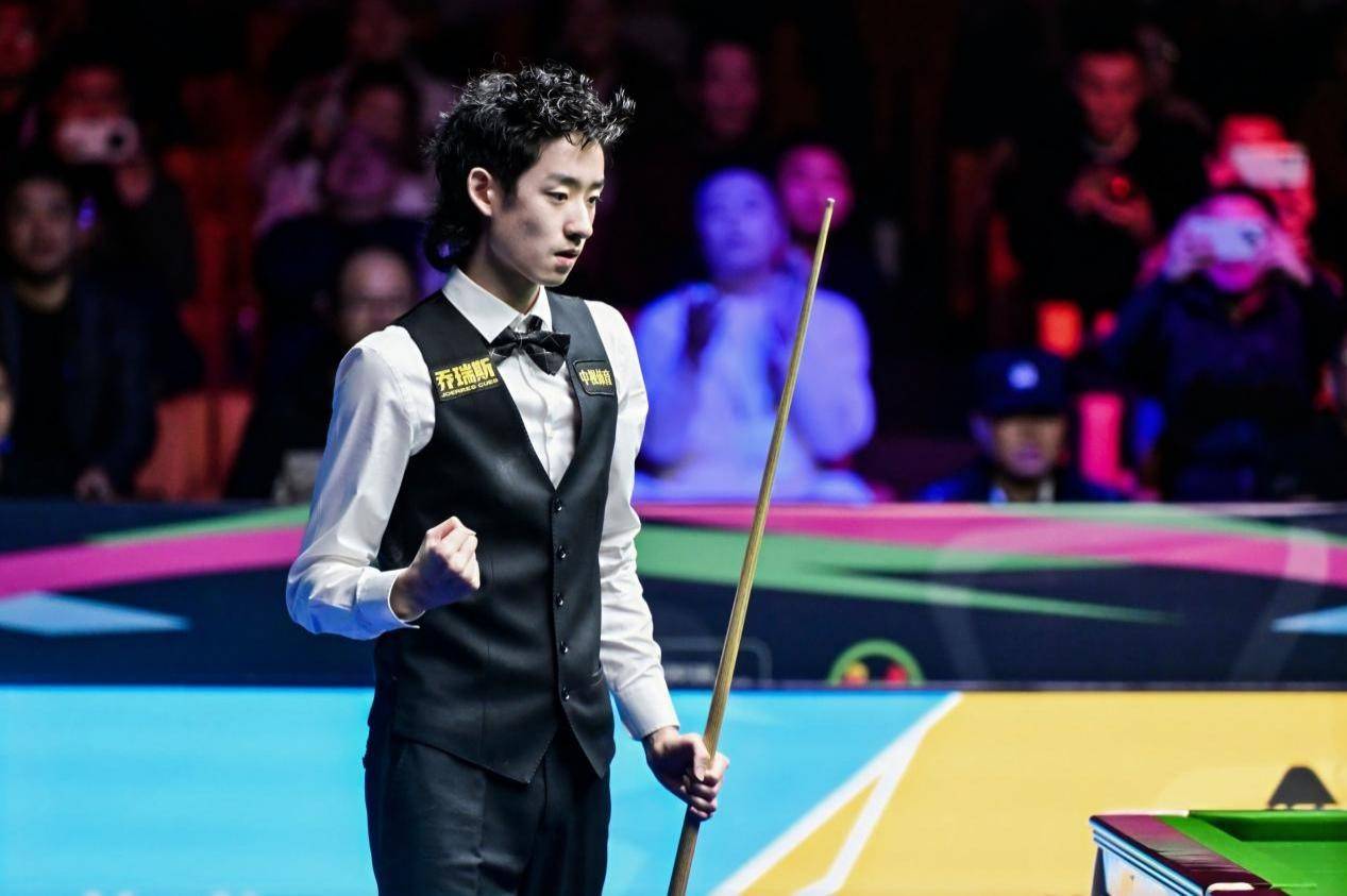 皇冠信用网开户_斯诺克国锦赛新王加冕 中国小将吴宜泽南京登顶夺生涯首冠