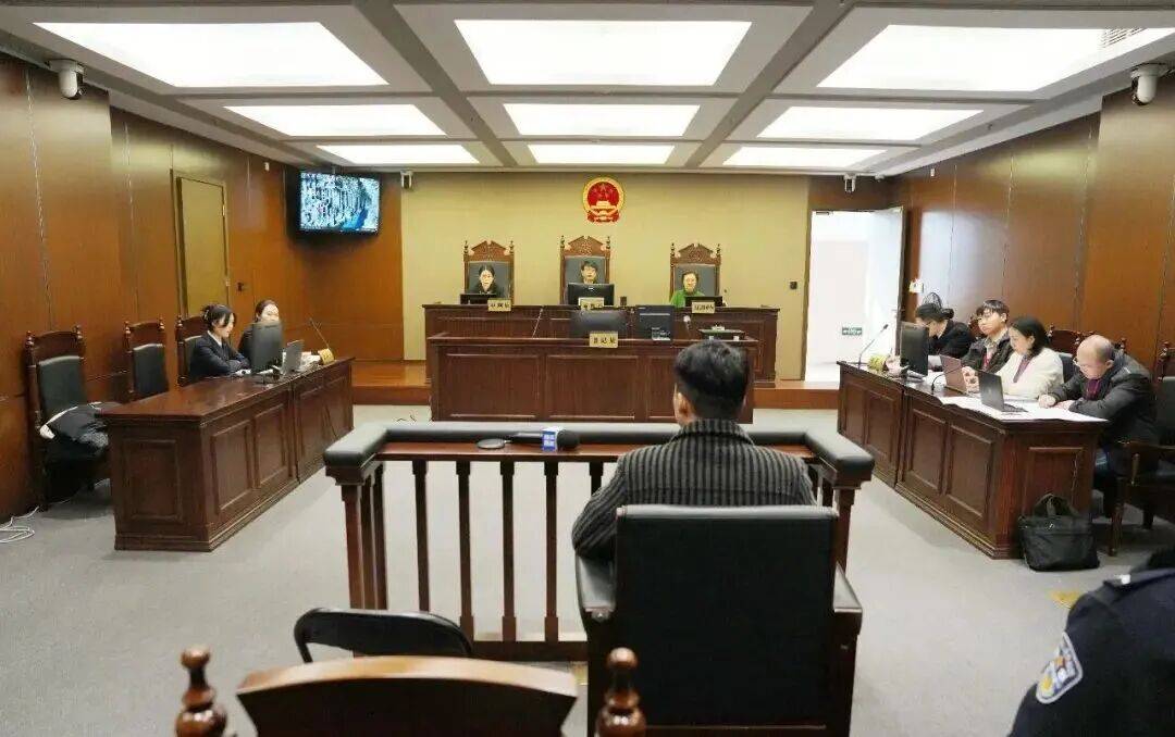 正版皇冠信用盘口出租_成本1.2元正版皇冠信用盘口出租，敢卖150元！央视曝光！很多人都被坑过……